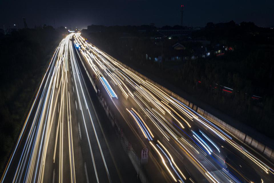 Arus Balik, Polisi Berlakukan Contraflow di Tol Japek Arah&nbsp;Jakarta