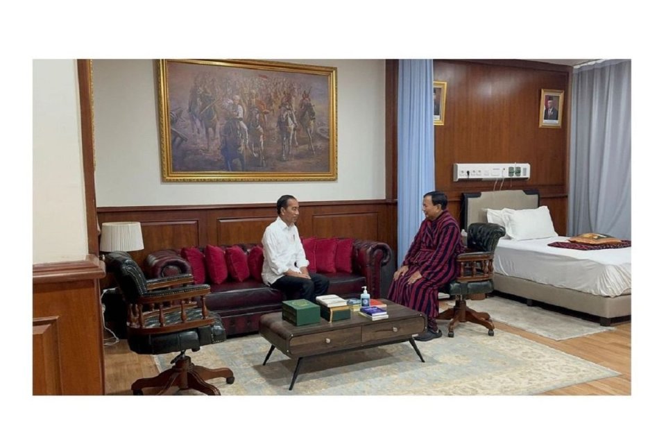 Jokowi Jenguk Prabowo yang Jalani Operasi Pemulihan&nbsp;Kaki