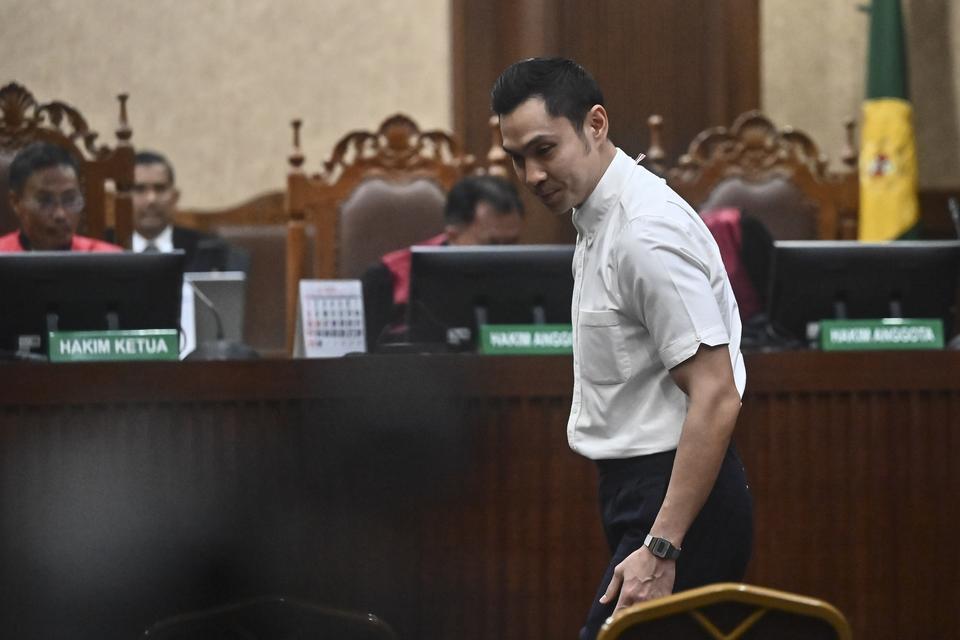 Harvey Moeis Jalani Sidang Perdana Kasus Timah, Didakwa Rugikan Negara Rp 300&nbsp;T